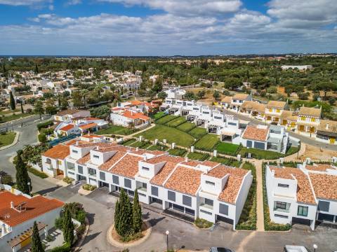 VILAMOURA - Moradia nova T2+1 próxima do GOLFE