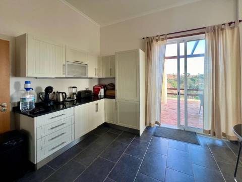 Tavira - Moradia T3 com Vista Panorâmica, Jacuzzi e Pequena Vinha