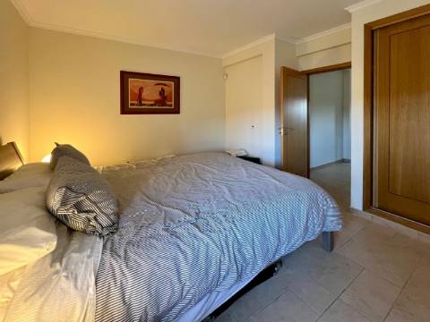 Tavira - Moradia T3 com Vista Panorâmica, Jacuzzi e Pequena Vinha