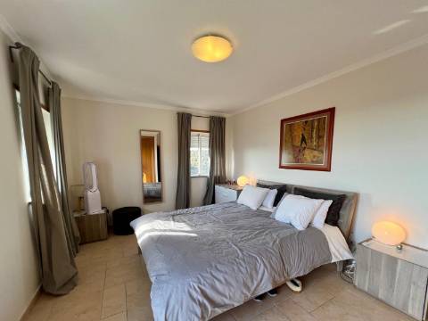 Tavira - Moradia T3 com Vista Panorâmica, Jacuzzi e Pequena Vinha