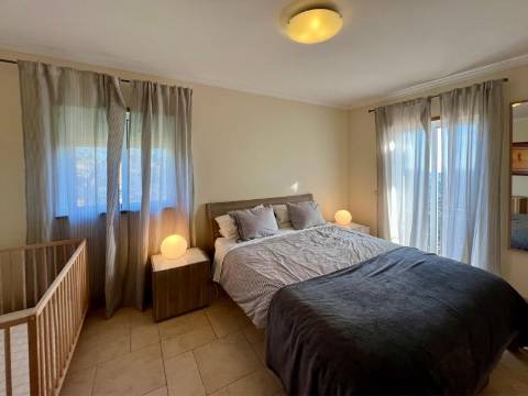 Tavira - Moradia T3 com Vista Panorâmica, Jacuzzi e Pequena Vinha