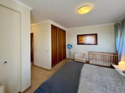 Tavira - Moradia T3 com Vista Panorâmica, Jacuzzi e Pequena Vinha