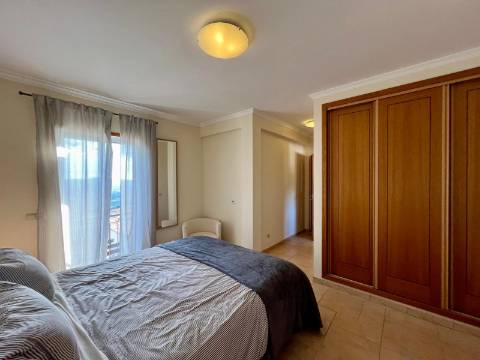 Tavira - Moradia T3 com Vista Panorâmica, Jacuzzi e Pequena Vinha