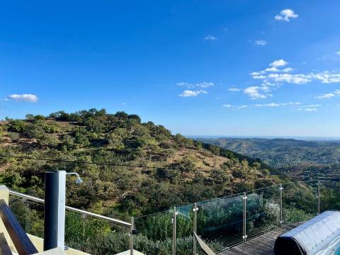 Tavira - Moradia T3 com Vista Panorâmica, Jacuzzi e Pequena Vinha