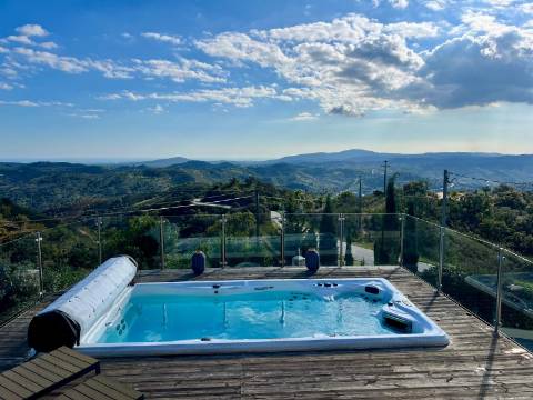 Tavira - Moradia T3 com Vista Panorâmica, Jacuzzi e Pequena Vinha