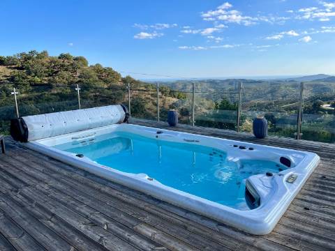 Tavira - Moradia T3 com Vista Panorâmica, Jacuzzi e Pequena Vinha