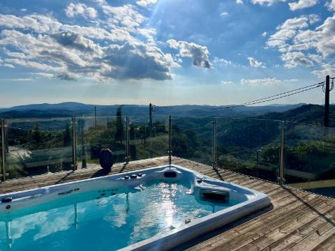 Tavira - Moradia T3 com Vista Panorâmica, Jacuzzi e Pequena Vinha