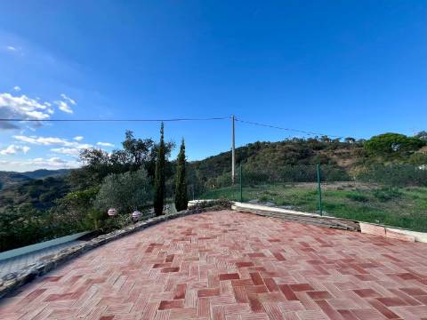 Tavira - Moradia T3 com Vista Panorâmica, Jacuzzi e Pequena Vinha