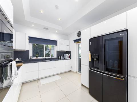 VALE FORMOSO - Exclusiva Moradia T4+1 no Condomínio 'The Crest'