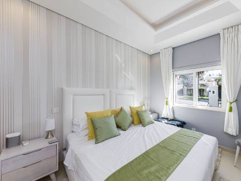 VALE FORMOSO - Exclusiva Moradia T4+1 no Condomínio 'The Crest'