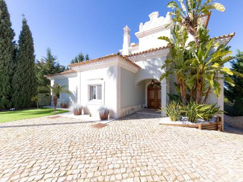 VALE FORMOSO - Exclusiva Moradia T4+1 no Condomínio 'The Crest'