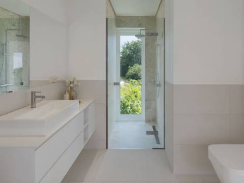 Moderna Moradia Geminada com 2+1 Quartos, inserido num Golfe Resort