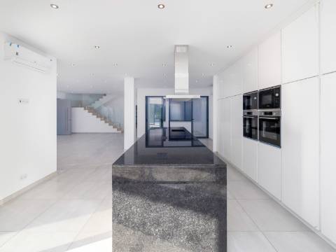 VALE DO LOBO - Moradia contemporânea com 5 suites e vista mar