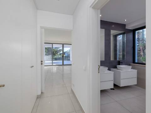 VALE DO LOBO - Moradia contemporânea com 5 suites e vista mar