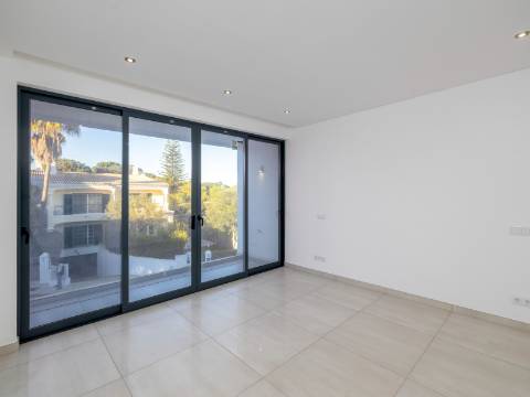 VALE DO LOBO - Moradia contemporânea com 5 suites e vista mar