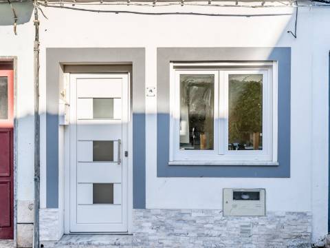 Quarteira - Duplex de 1 quarto com terraço espaçoso, totalmente remodelado