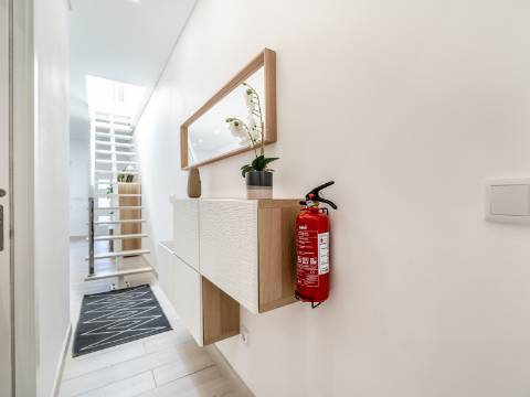 Quarteira - Duplex de 1 quarto com terraço espaçoso, totalmente remodelado
