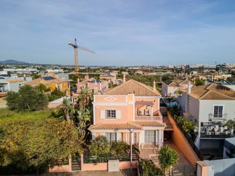 Moradia Isolada T3+1, Montenegro, Faro