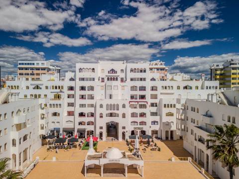 Quarteira - Apartamento T2 renovado - Frente MAR