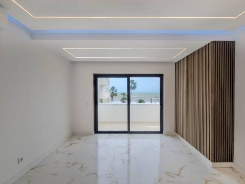 Quarteira - Apartamento T2 renovado - Frente MAR