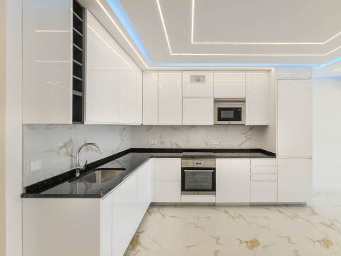 Quarteira - Apartamento T2 renovado - Frente MAR