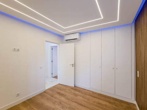 Quarteira - Apartamento T2 renovado - Frente MAR