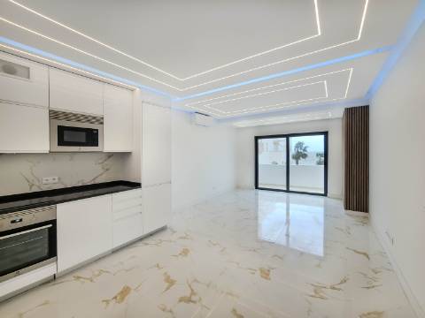 Quarteira - Apartamento T2 renovado - Frente MAR