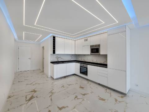 Quarteira - Apartamento T2 renovado - Frente MAR