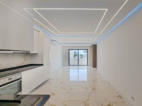 Quarteira - Apartamento T2 renovado - Frente MAR