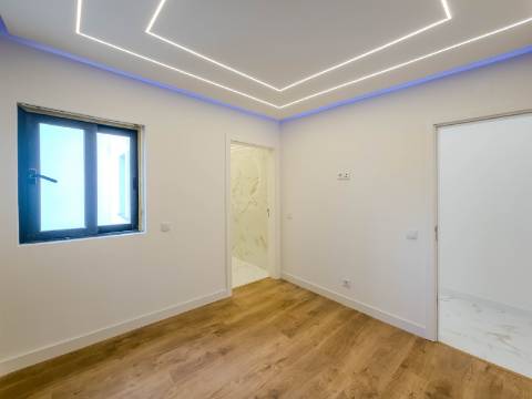 Quarteira - Apartamento T2 renovado - Frente MAR