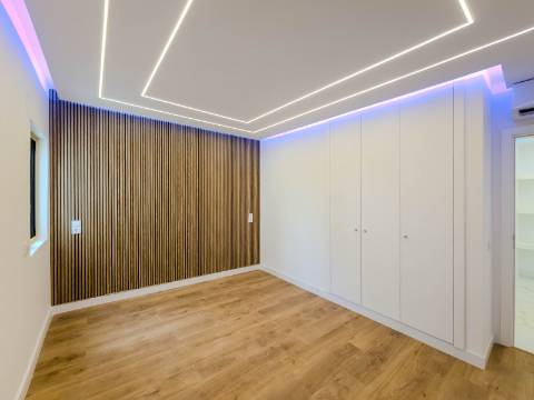 Quarteira - Apartamento T2 renovado - Frente MAR