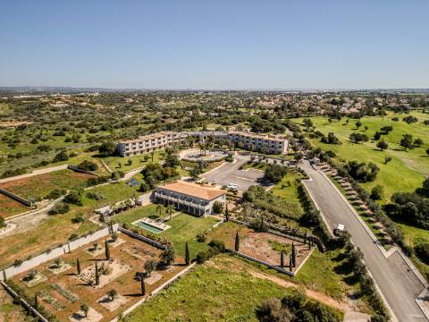 Gramacho - Estúdio em empreendimento de Golfe de Luxo