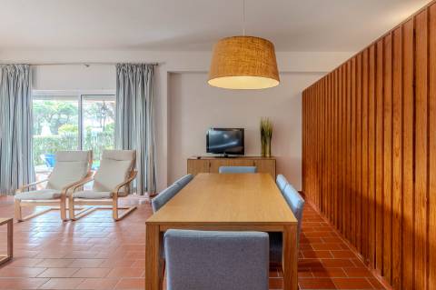 Vilamoura - Apartamento T3 com espaçoso terraço, piscina e jardim comuns