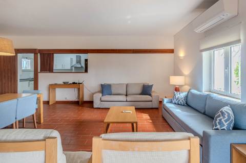 Vilamoura - Apartamento T3 com espaçoso terraço, piscina e jardim comuns