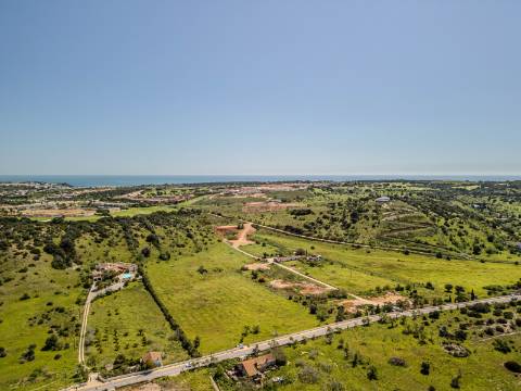 Praia da Luz- Terreno c/ projecto aprovado para uma moradia
S. Gonçalo, Lagos