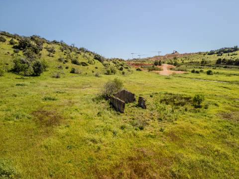 Praia da Luz- Terreno c/ projecto aprovado para uma moradia
S. Gonçalo, Lagos
