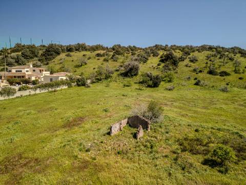 Praia da Luz- Terreno c/ projecto aprovado para uma moradia
S. Gonçalo, Lagos