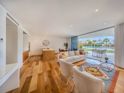 Vilamoura - Apartamento T2 em exclusivo condomínio privado de luxo com piscina