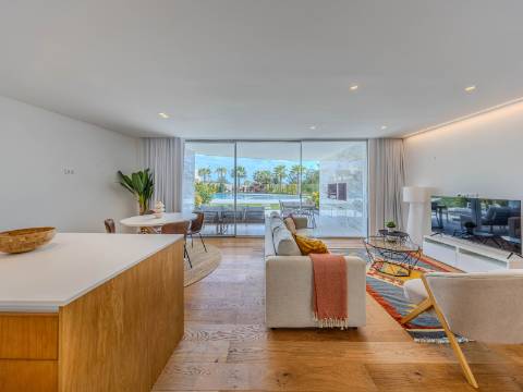 Vilamoura - Apartamento T2 em exclusivo condomínio privado de luxo com piscina