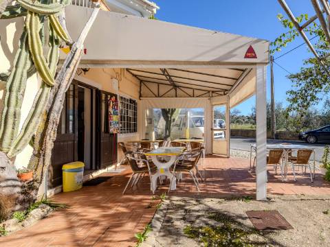 Benafim - Restaurante em Funcionamento com Zona Habitacional (4 Quartos + 1 Quarto)