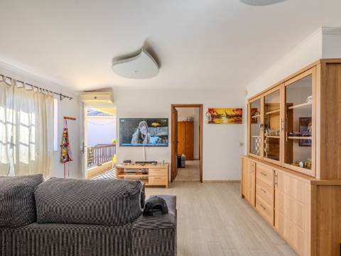 Benafim - Restaurante em Funcionamento com Zona Habitacional (4 Quartos + 1 Quarto)