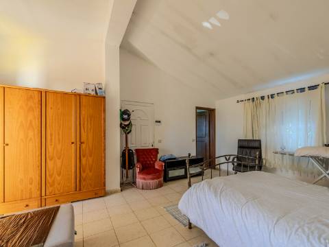 Benafim - Restaurante em Funcionamento com Zona Habitacional (4 Quartos + 1 Quarto)