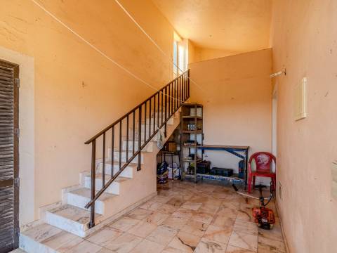 Benafim - Restaurante em Funcionamento com Zona Habitacional (4 Quartos + 1 Quarto)