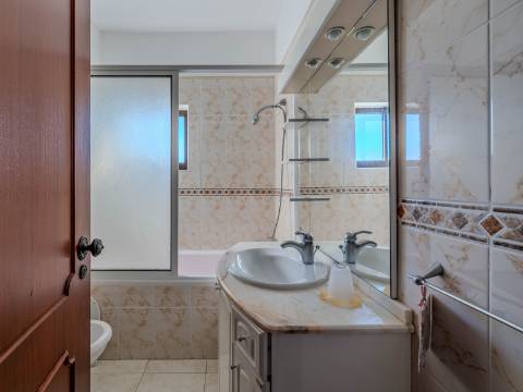 Benafim - Restaurante em Funcionamento com Zona Habitacional (4 Quartos + 1 Quarto)