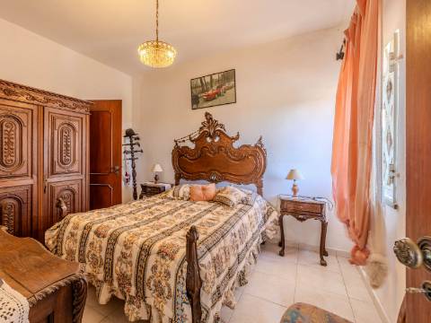 Benafim - Restaurante em Funcionamento com Zona Habitacional (4 Quartos + 1 Quarto)