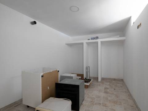 Benafim - Restaurante em Funcionamento com Zona Habitacional (4 Quartos + 1 Quarto)