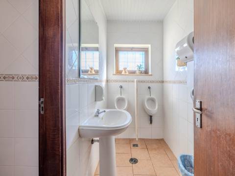 Benafim - Restaurante em Funcionamento com Zona Habitacional (4 Quartos + 1 Quarto)