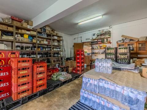 Benafim - Restaurante em Funcionamento com Zona Habitacional (4 Quartos + 1 Quarto)