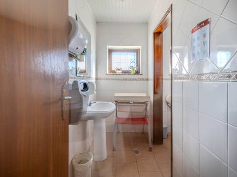 Benafim - Restaurante em Funcionamento com Zona Habitacional (4 Quartos + 1 Quarto)