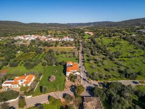 Benafim - Restaurante em Funcionamento com Zona Habitacional (4 Quartos + 1 Quarto)